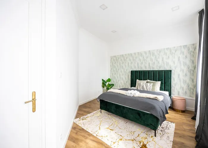 公寓 Luxy Spacious & Cozy With Balcony *