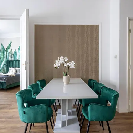 Luxy Spacious & Cozy With Balcony Daire *