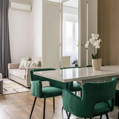 Luxy Spacious & Cozy With Balcony Daire Budapeşte