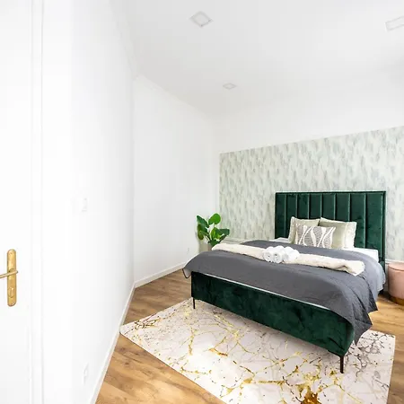 Appartement Luxy Spacious & Cozy With Balcony *