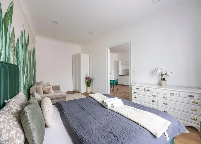 Luxy Spacious & Cozy With Balcony *