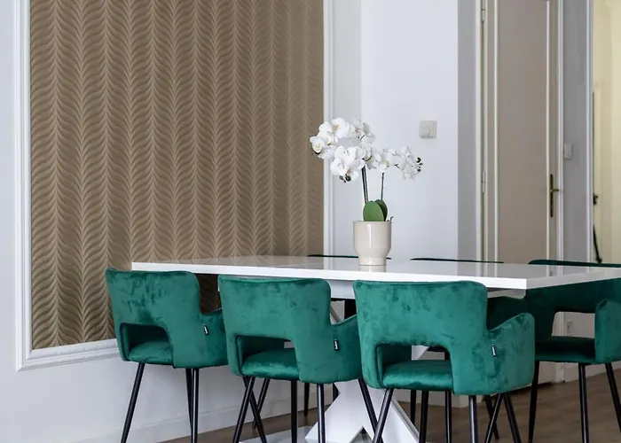 Luxy Spacious & Cozy With Balcony Budapesta