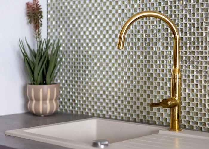 Luxy Spacious & Cozy With Balcony