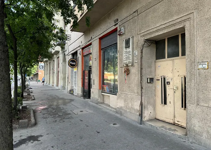 Luxy Spacious & Cozy With Balcony Budapest