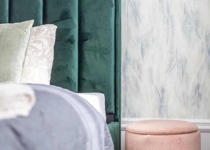 Apartment Luxy Spacious & Cozy With Balcony