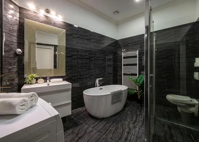 Apartment Luxy Spacious & Cozy With Balcony *