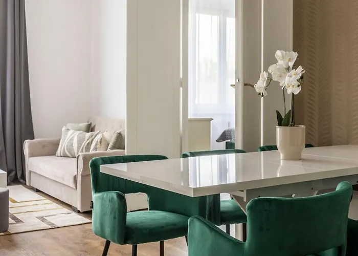 Luxy Spacious & Cozy With Balcony Apartment Budapest