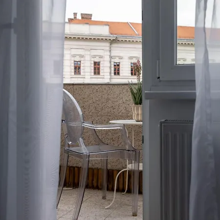 Luxy Spacious & Cozy With Balcony *
